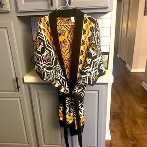 Women’s short sleeve box sweater with belt tie by Divided
